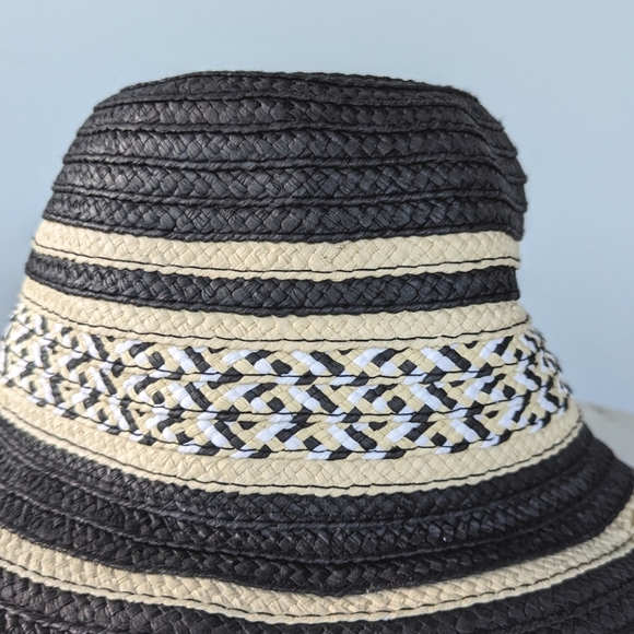 NWT BCBGeneration Black & Tan Paper Straw Hat - Picture 8 of 9
